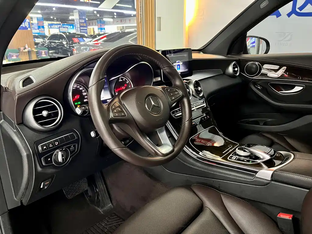 Mercedes-Benz GLC — фото 10