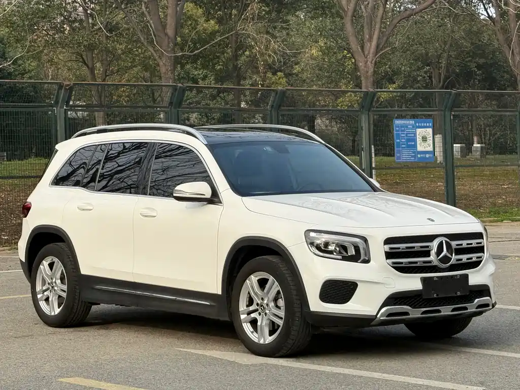 Mercedes-Benz GLB — фото 3