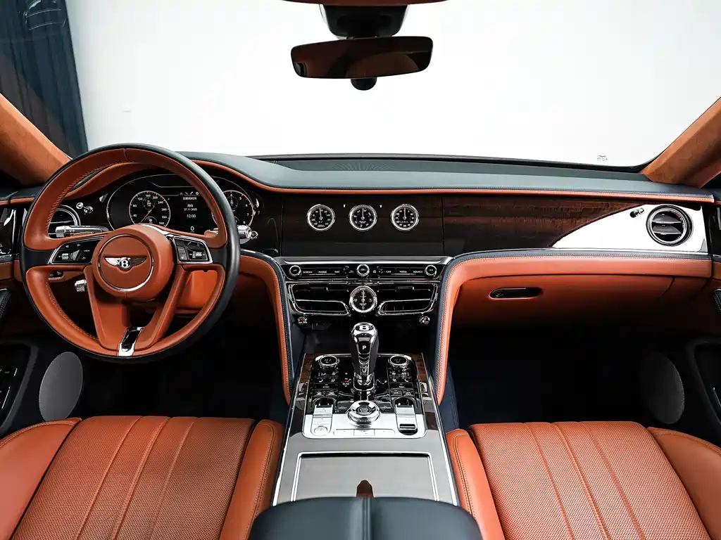 Bentley Flying Spur — фото 14