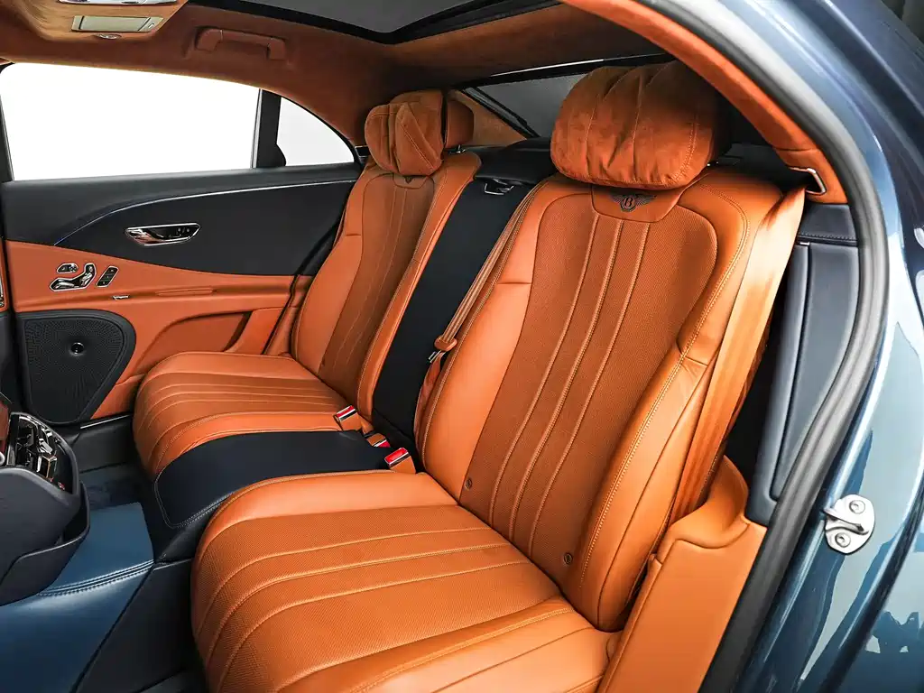 Bentley Flying Spur — фото 20