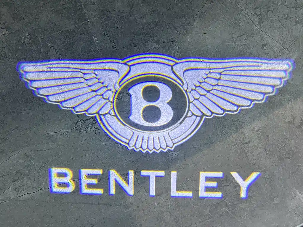 Bentley Flying Spur — фото 22