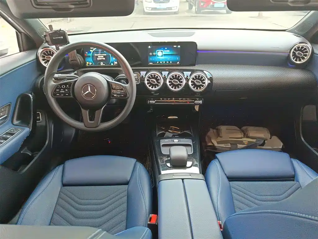 Mercedes-Benz A-Class — фото 10