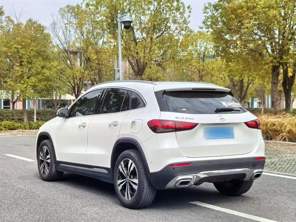 Mercedes-Benz GLA — фото 13