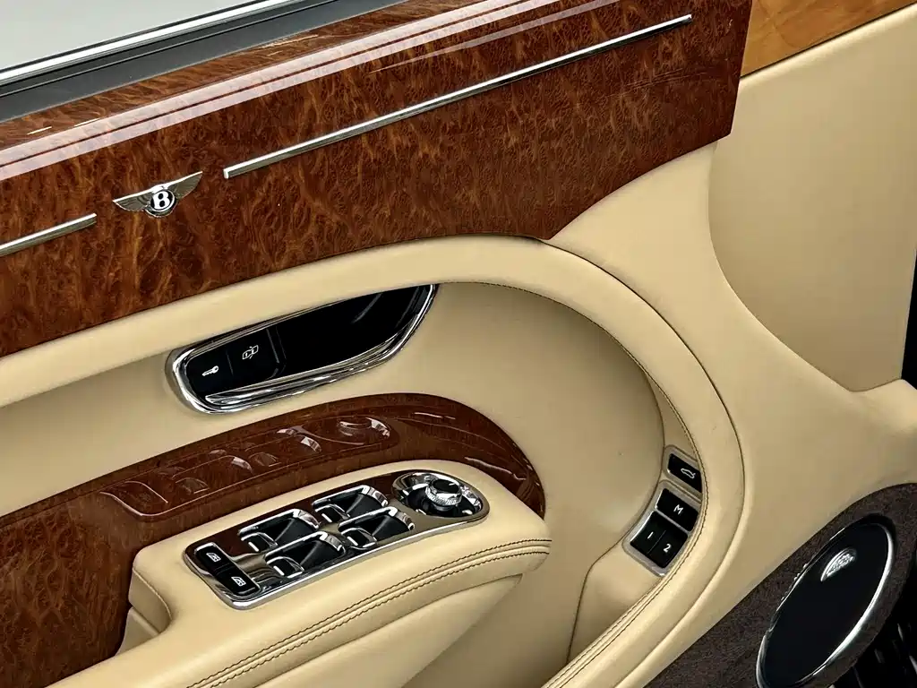 Bentley Mulsanne — фото 8