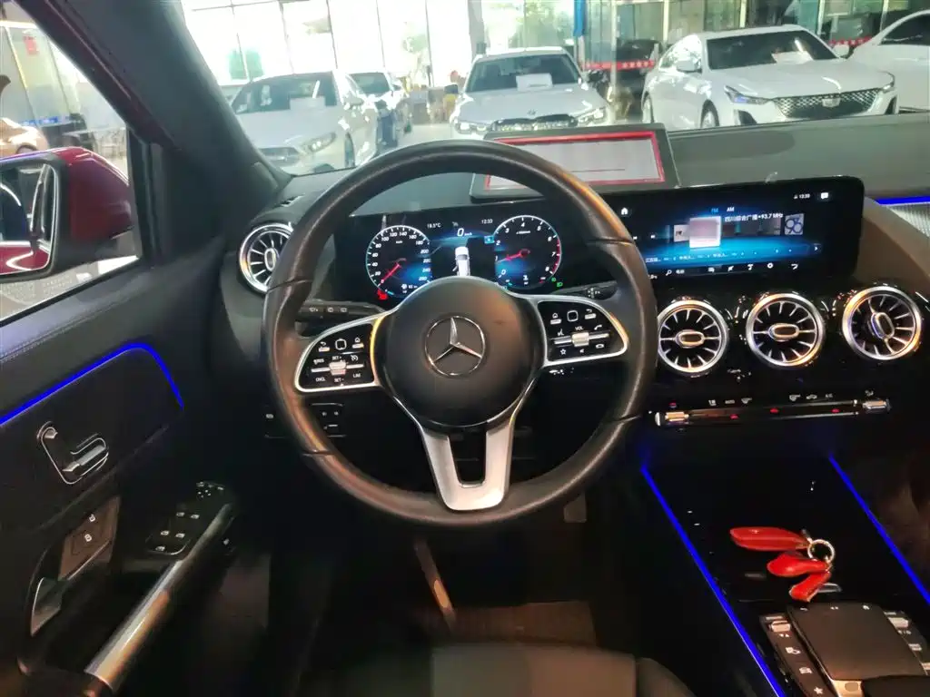 Mercedes-Benz GLA — фото 8