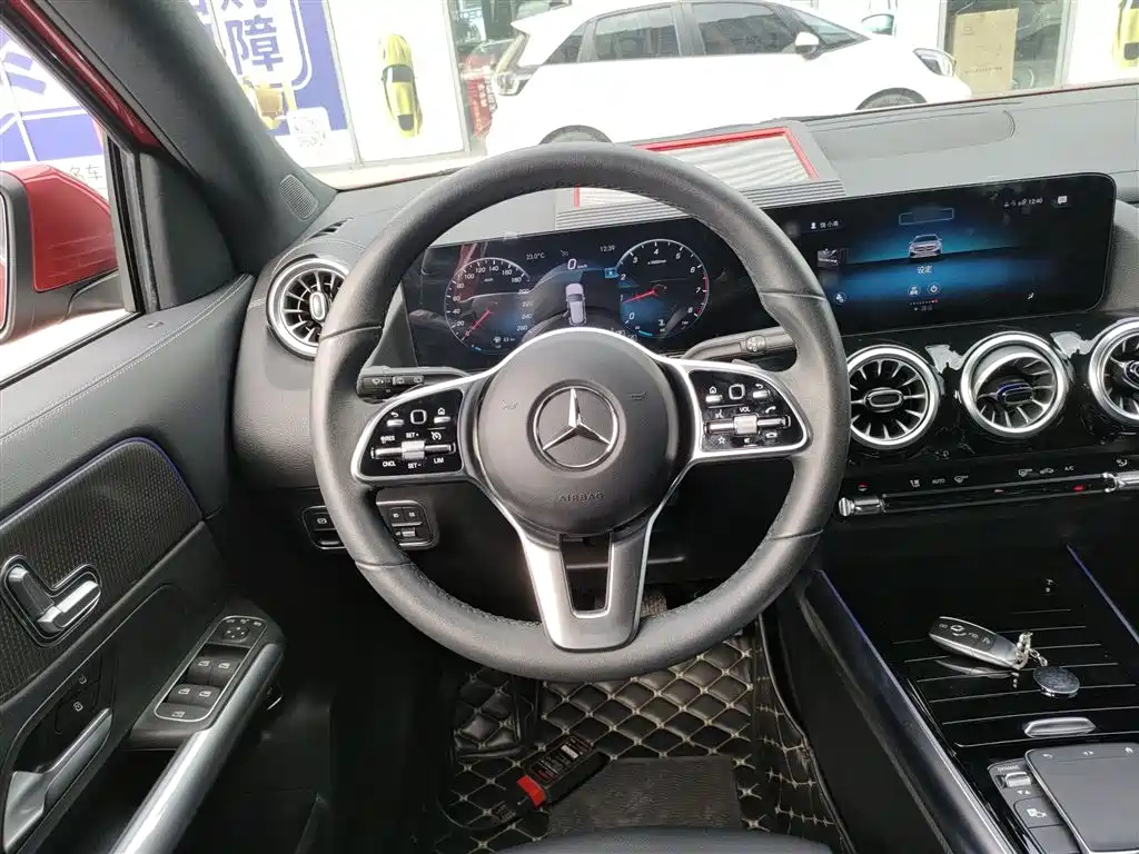 Mercedes-Benz GLA — фото 11