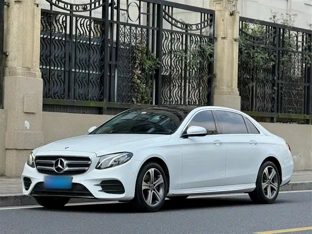 Mercedes-Benz E-Class — фото 2