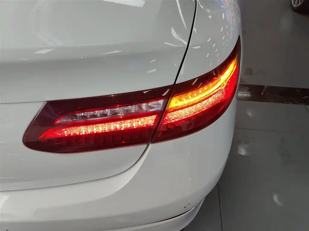 Mercedes-Benz E-Class (Import) — фото 8