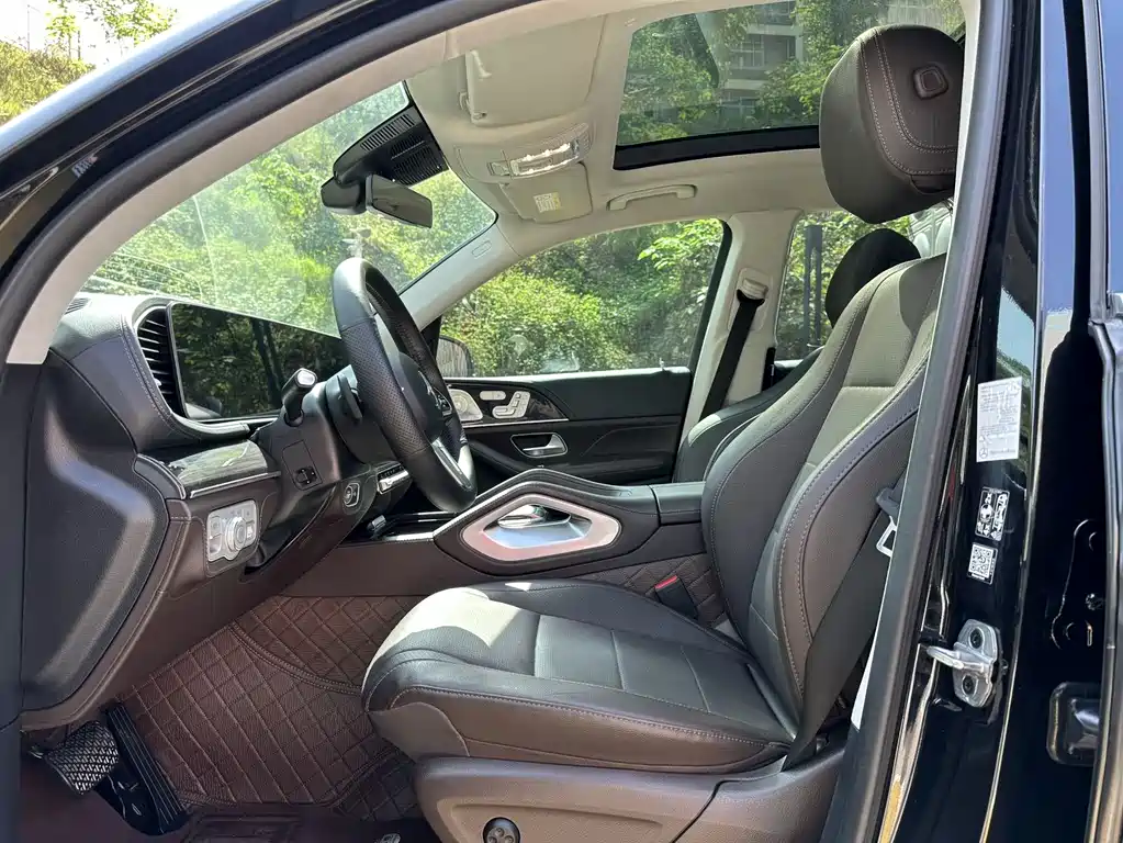 Mercedes-Benz GLS — фото 10