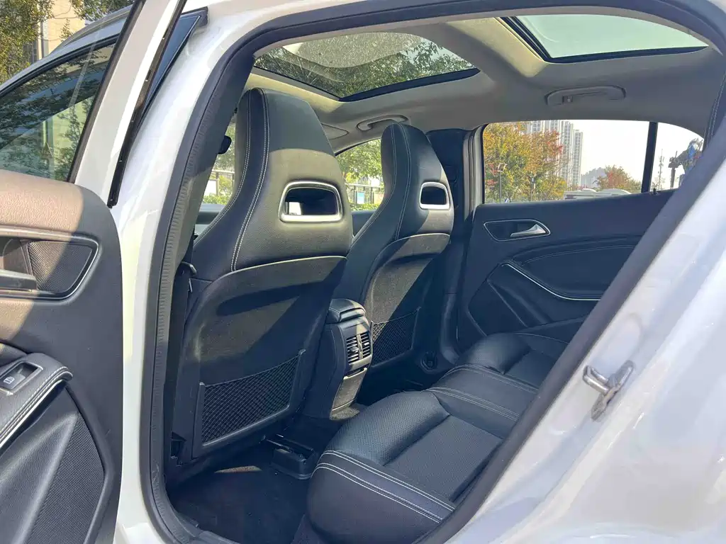 Mercedes-Benz GLA — фото 8