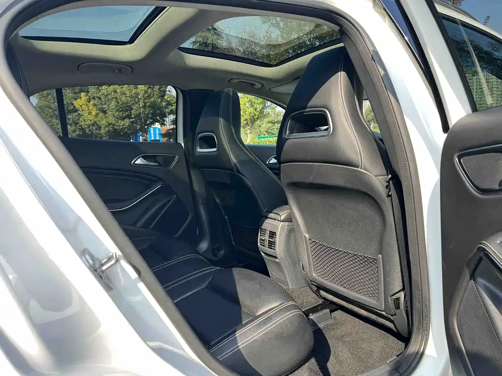 Mercedes-Benz GLA — фото 10