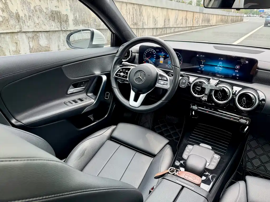 Mercedes-Benz A-Class — фото 27