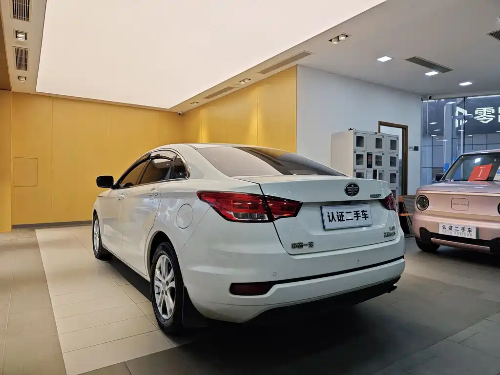 Bestune B50 — фото 24