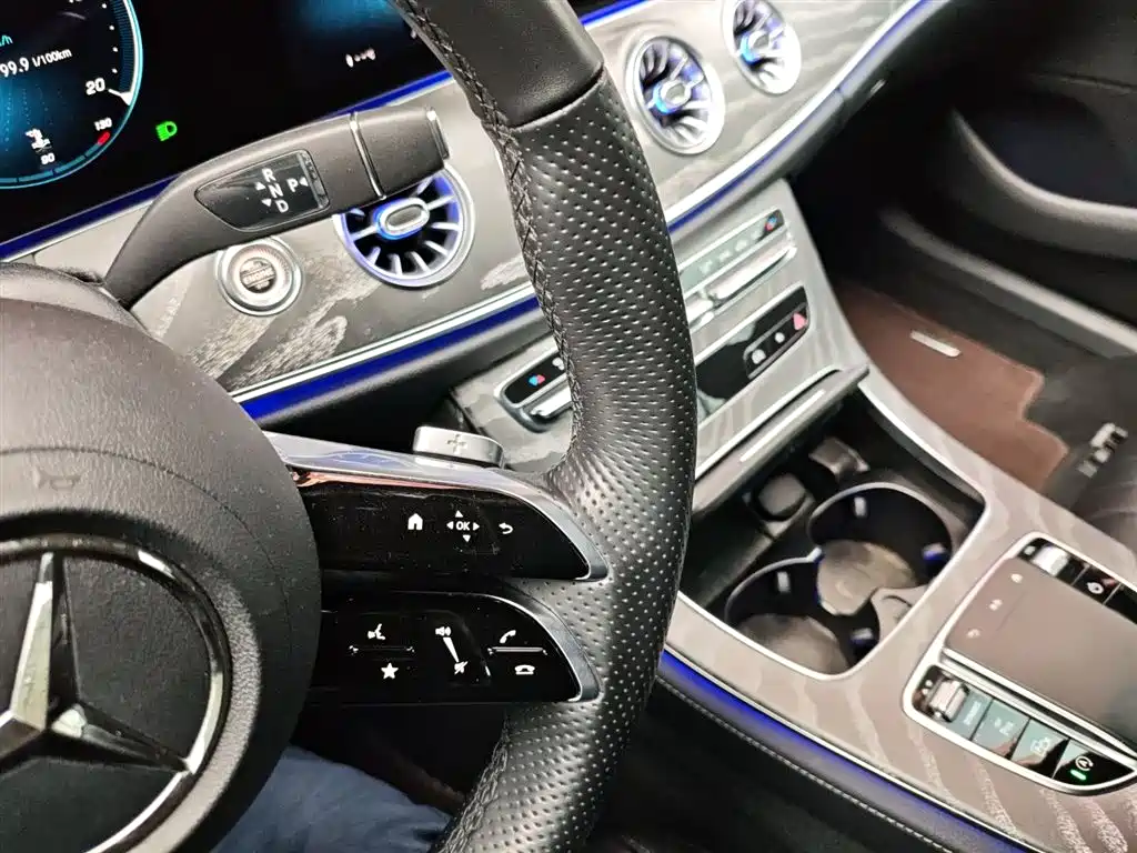 Mercedes-Benz CLS — фото 6