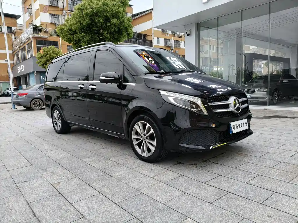 Mercedes-Benz V-Class — фото 7
