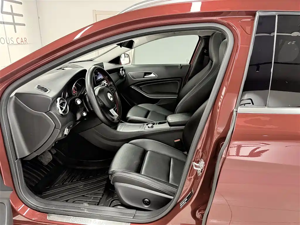 Mercedes-Benz GLA — фото 7