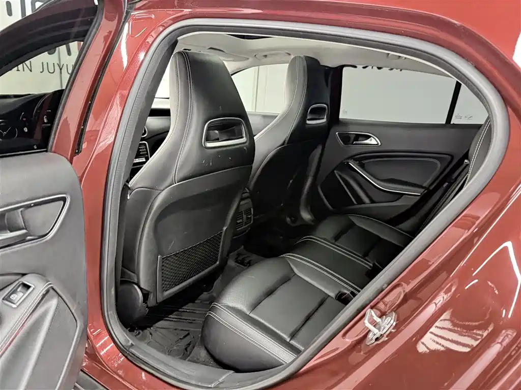 Mercedes-Benz GLA — фото 10