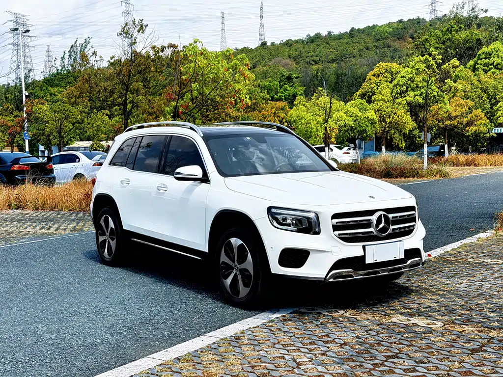 Mercedes-Benz GLB — фото 4