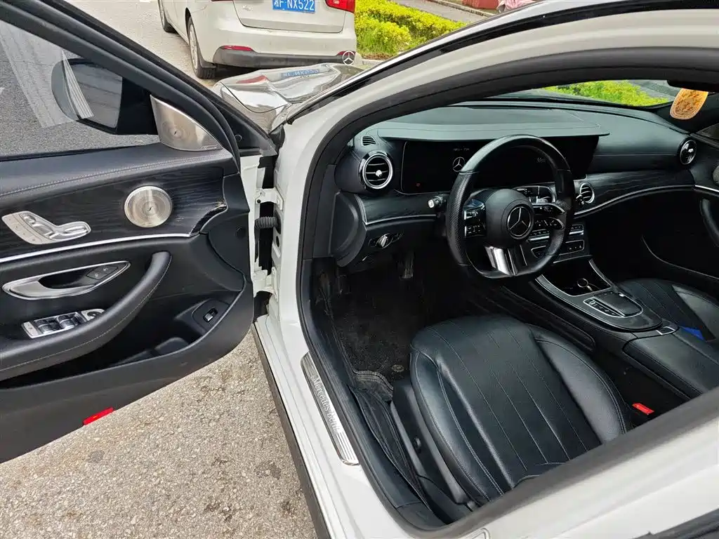 Mercedes-Benz E-Class (Import) — фото 14