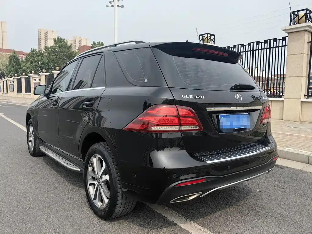 Mercedes-Benz GLE — фото 6