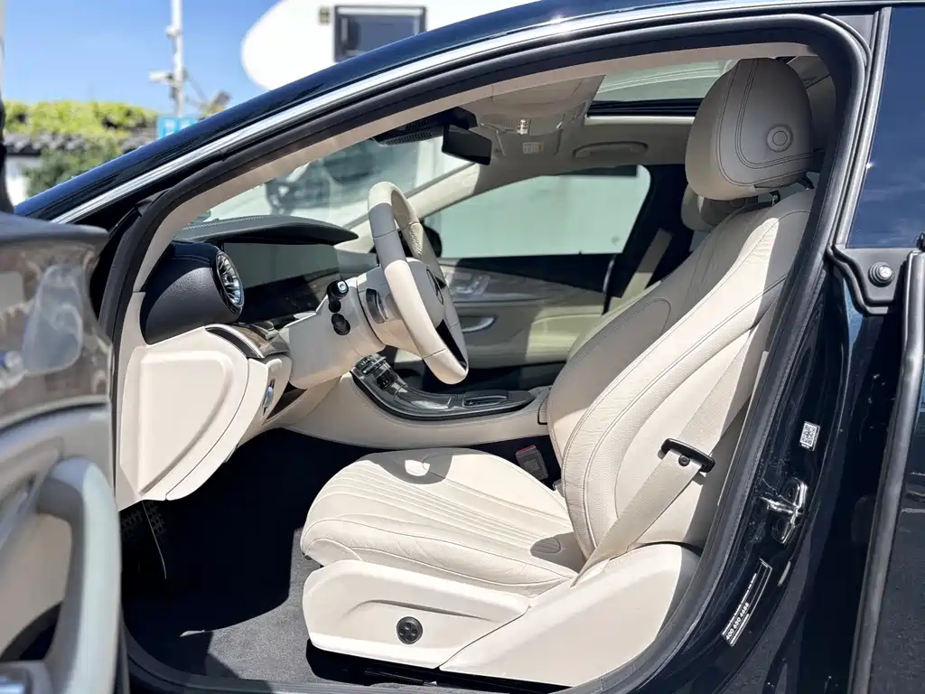 Mercedes-Benz CLS — фото 11