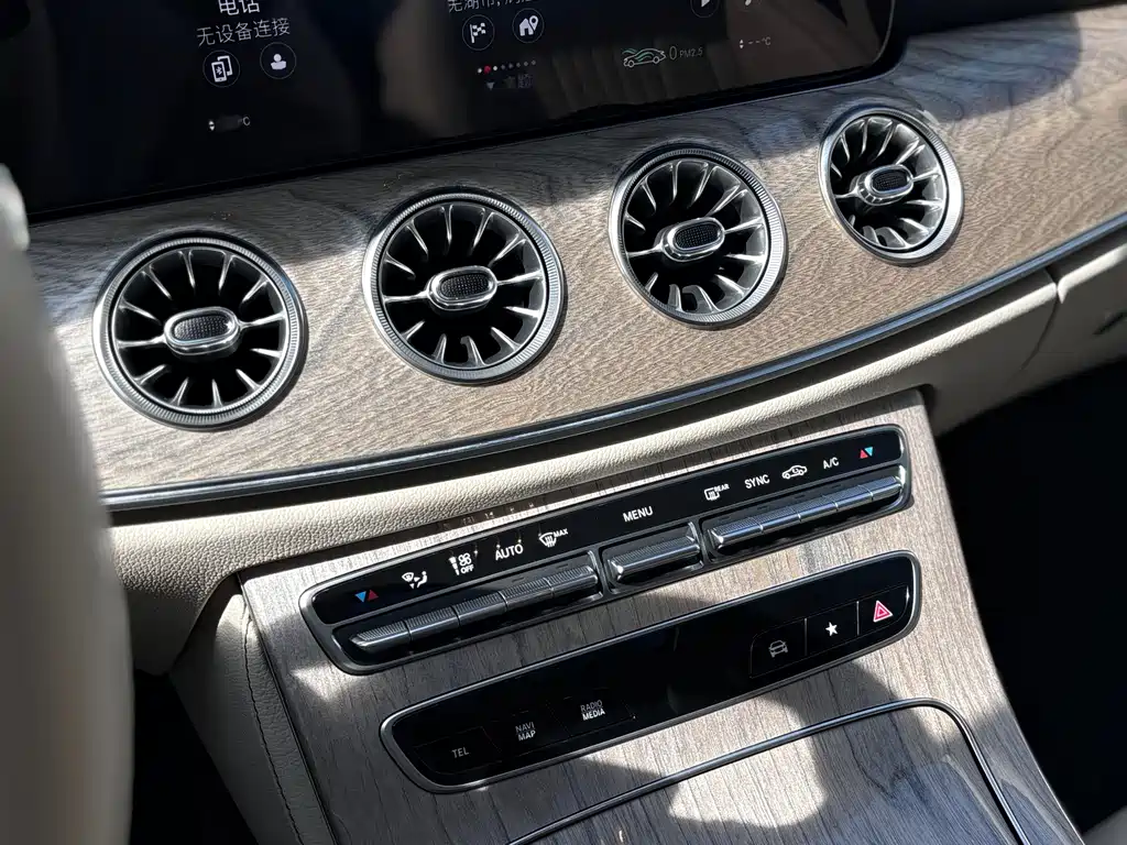 Mercedes-Benz CLS — фото 18