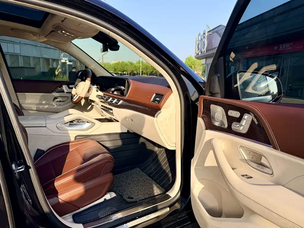 Mercedes-Benz GLS — фото 17