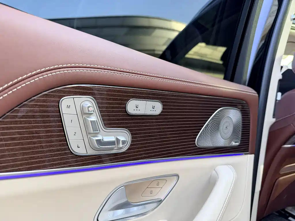 Mercedes-Benz GLS — фото 8