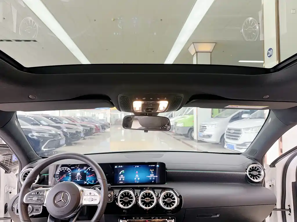 Mercedes-Benz A-Class — фото 14