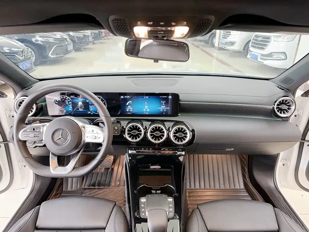 Mercedes-Benz A-Class — фото 10