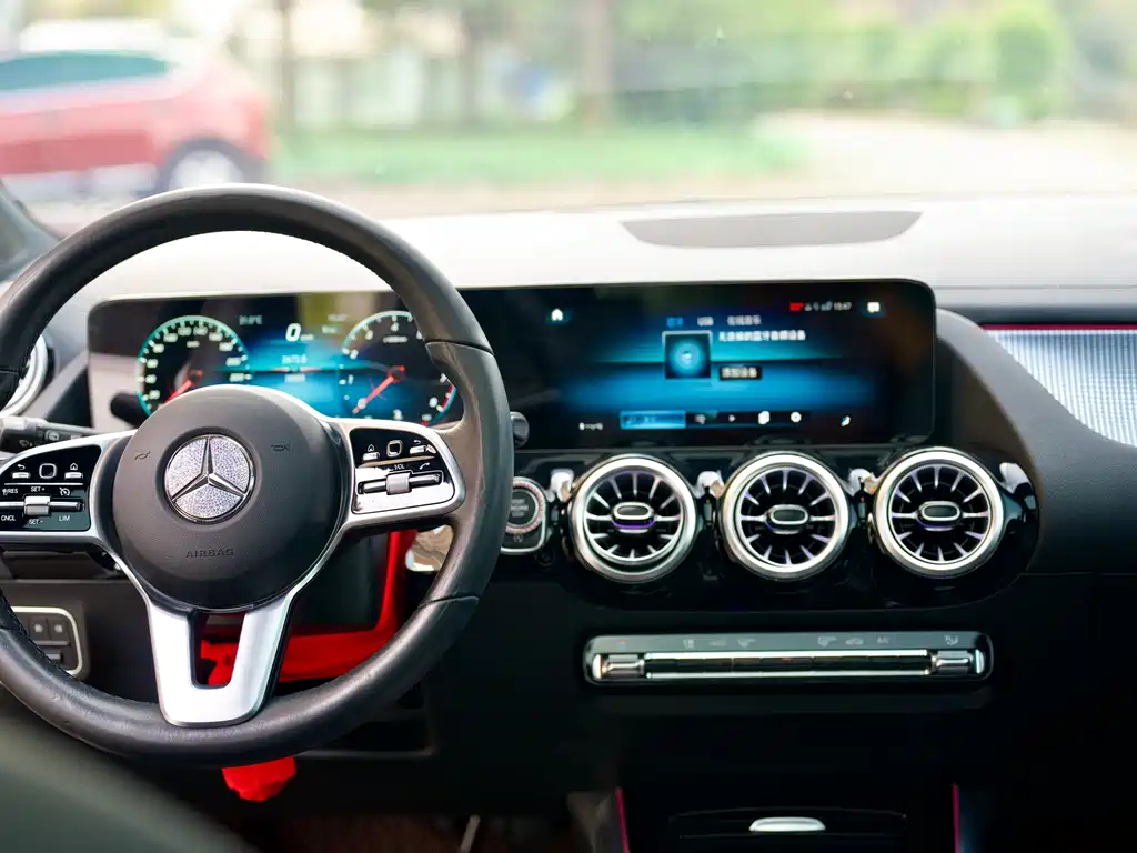 Mercedes-Benz GLA — фото 11