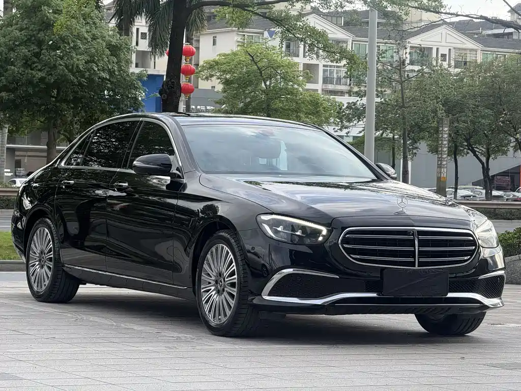 Mercedes-Benz E-Class — фото 3