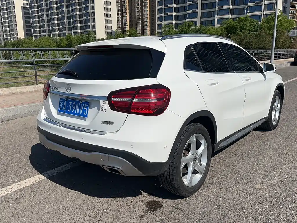 Mercedes-Benz GLA — фото 7