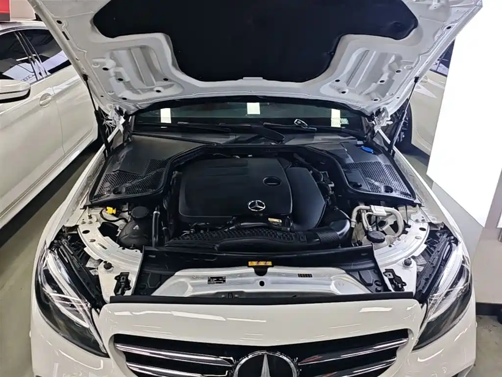 Mercedes-Benz C-Class — фото 20