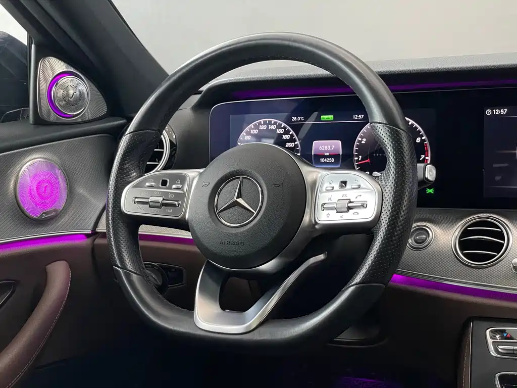 Mercedes-Benz E-Class — фото 13
