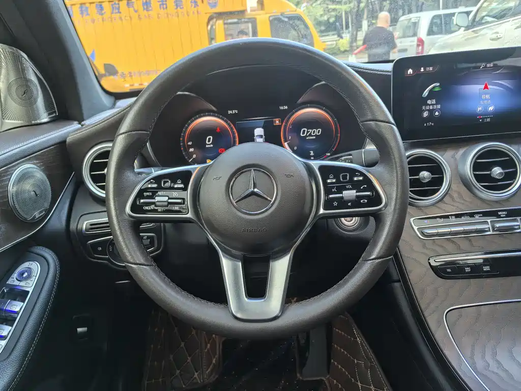 Mercedes-Benz GLC — фото 14