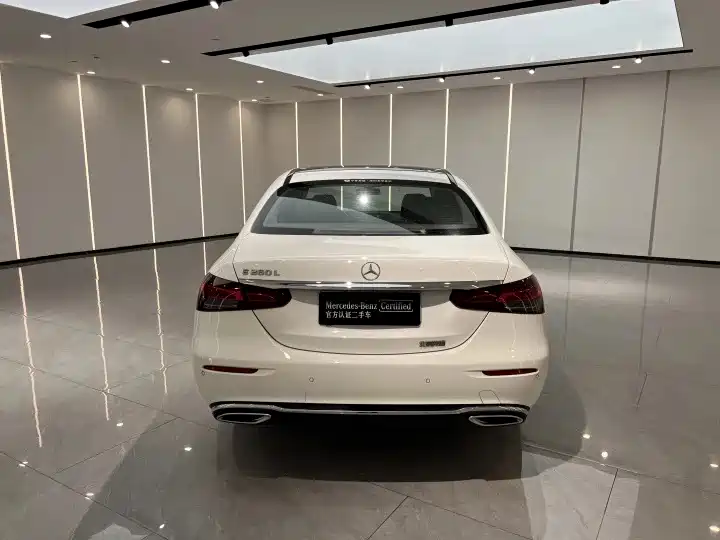 Mercedes-Benz E-Class — фото 14
