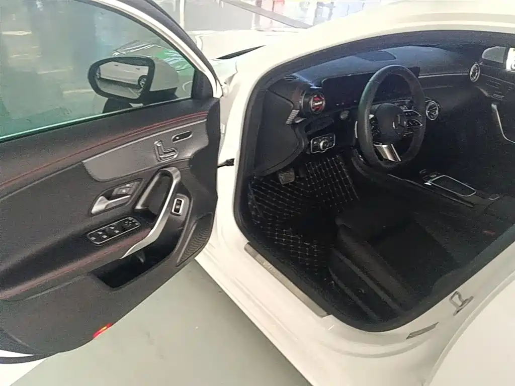 Mercedes-Benz A-Class — фото 16