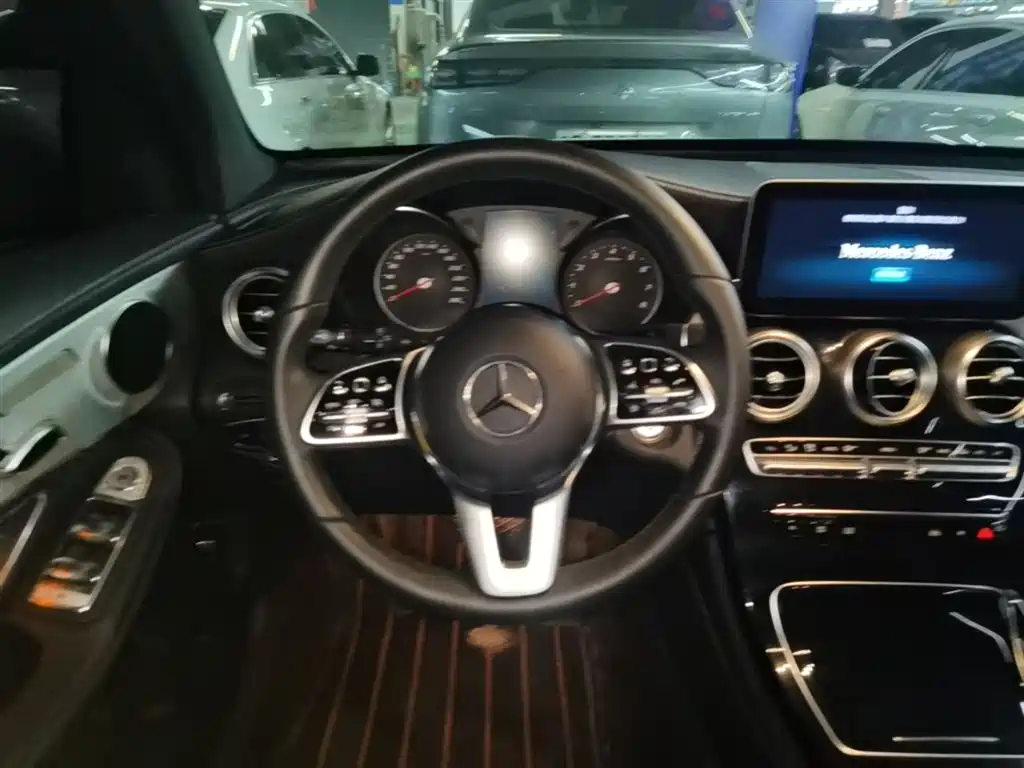 Mercedes-Benz GLC — фото 11