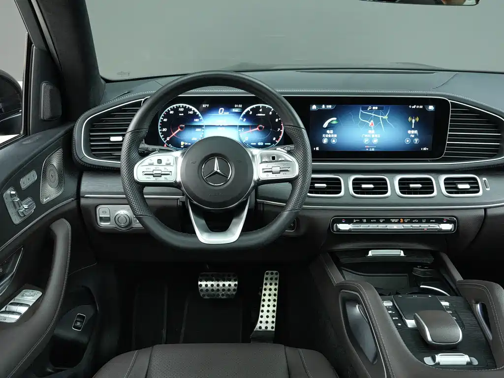 Mercedes-Benz GLS — фото 8