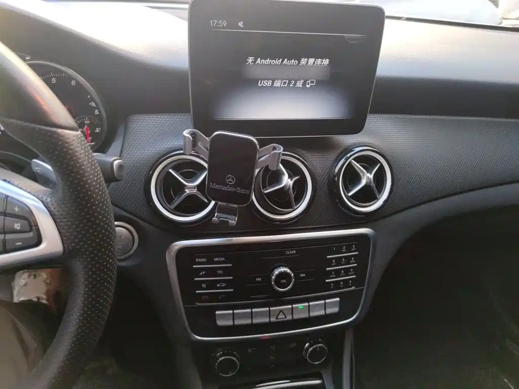 Mercedes-Benz GLA — фото 6