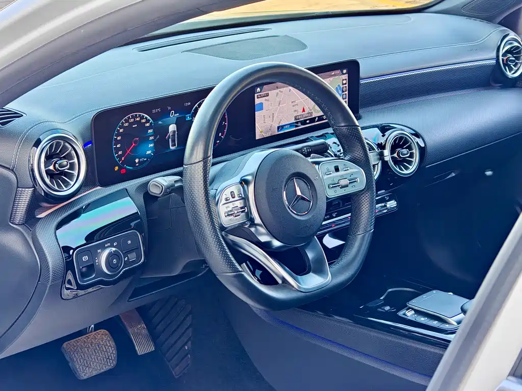 Mercedes-Benz A-Class — фото 11