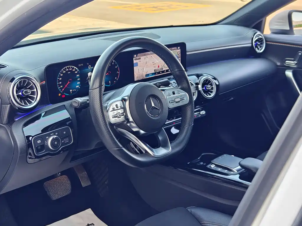Mercedes-Benz A-Class — фото 9