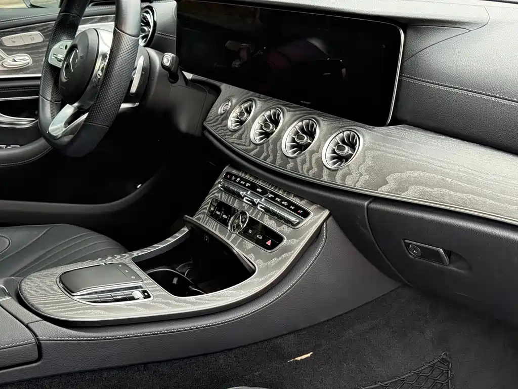 Mercedes-Benz CLS — фото 15
