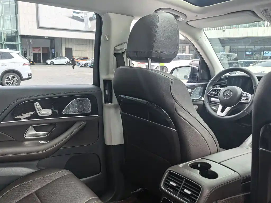 Mercedes-Benz GLS — фото 23