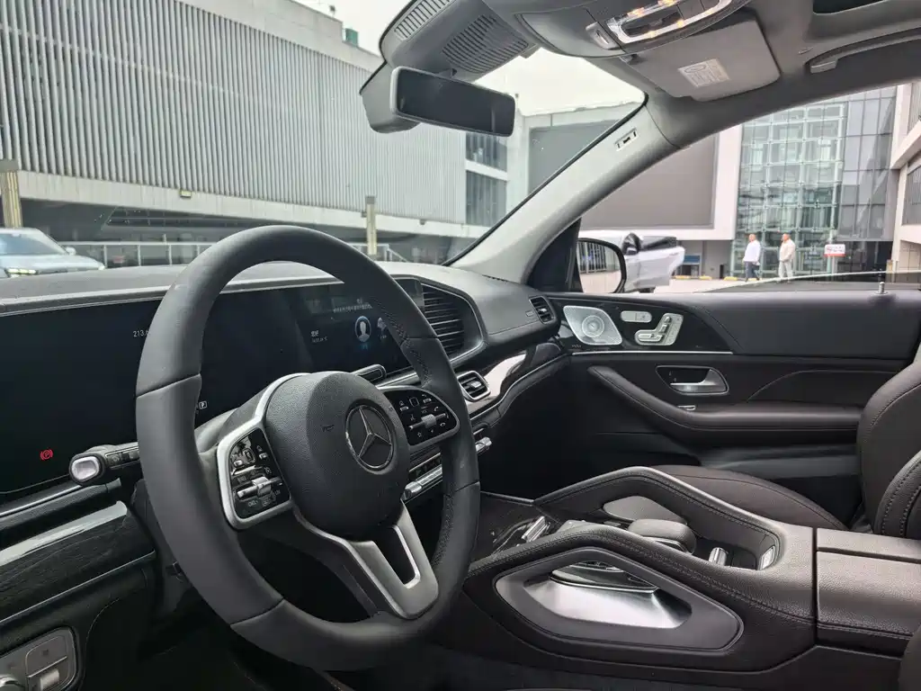 Mercedes-Benz GLS — фото 7