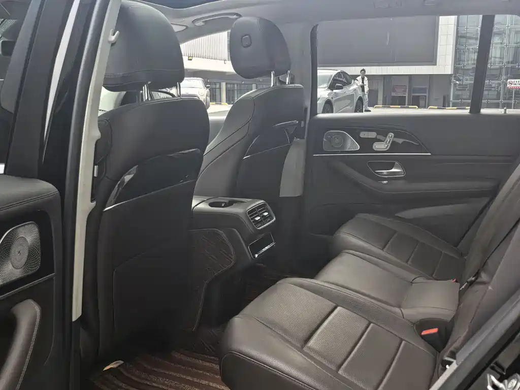 Mercedes-Benz GLS — фото 10