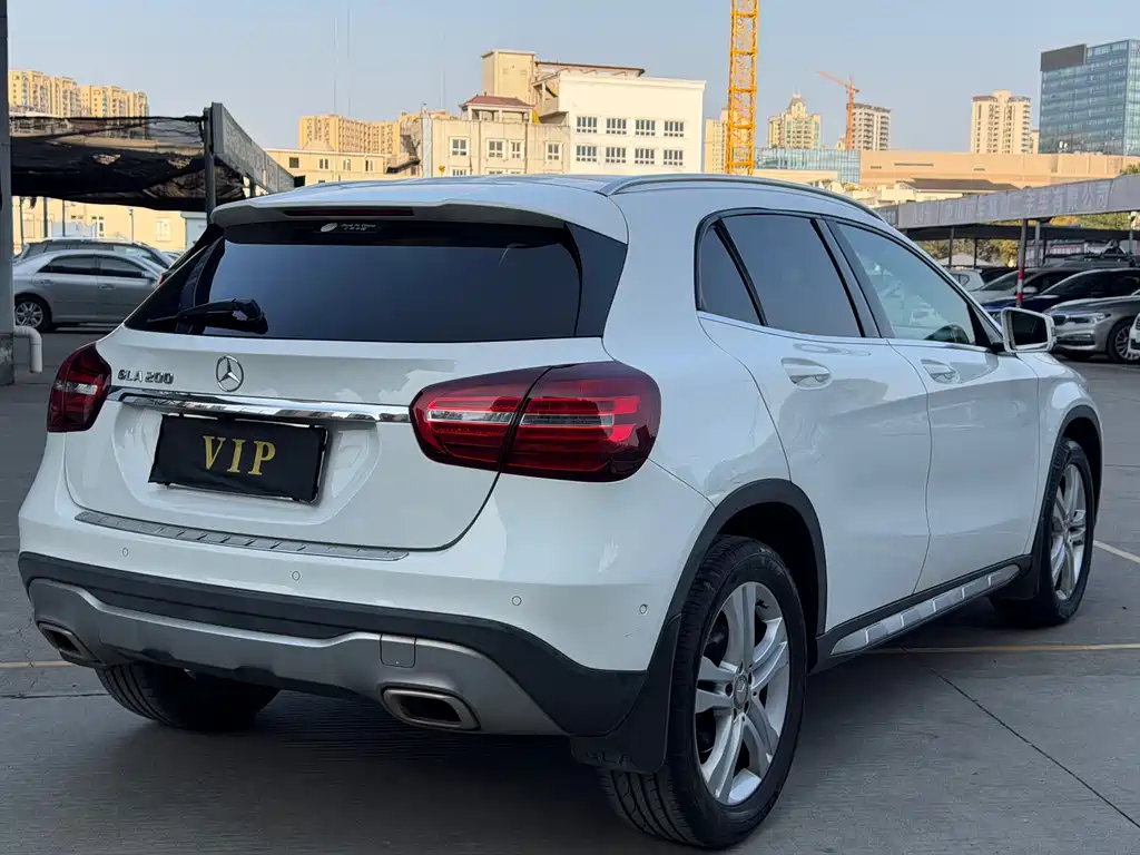 Mercedes-Benz GLA — фото 6