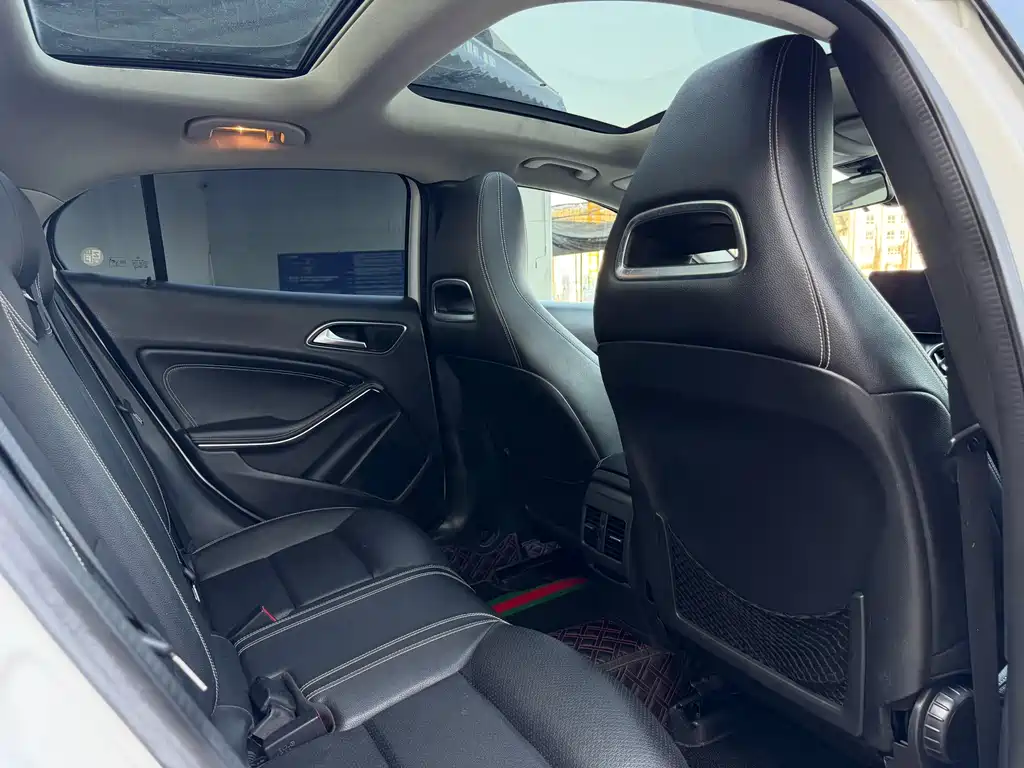 Mercedes-Benz GLA — фото 7
