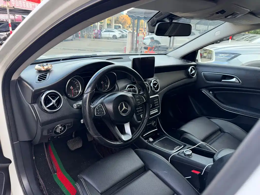 Mercedes-Benz GLA — фото 9